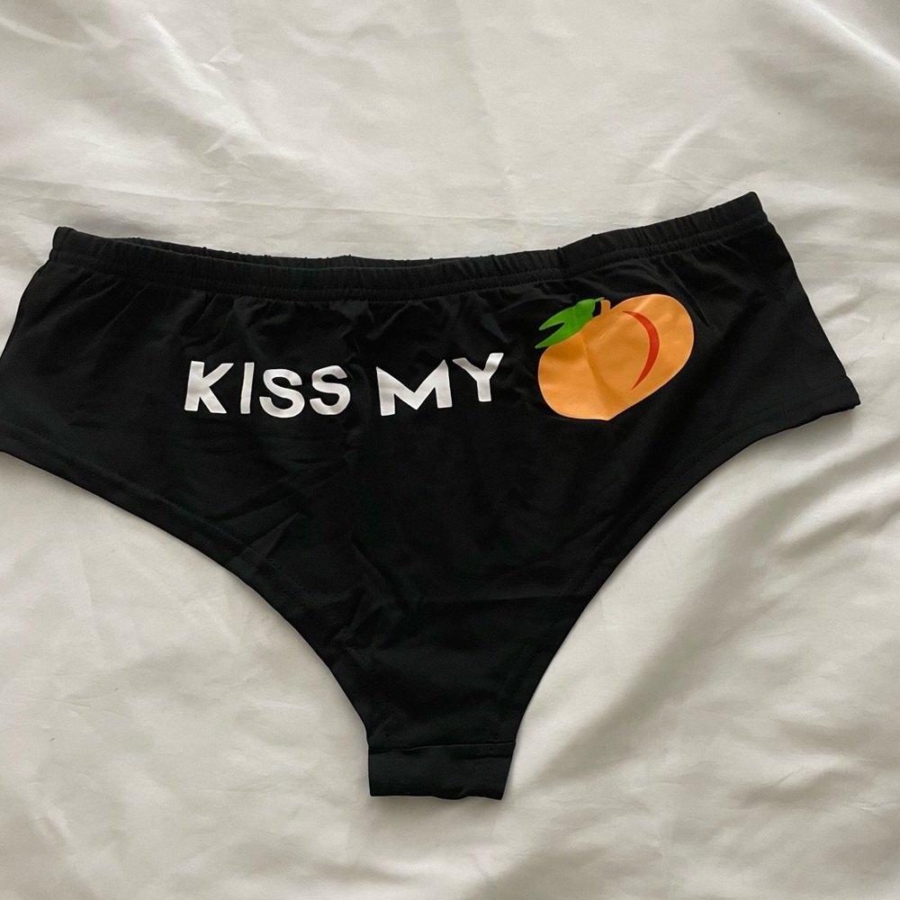 Sz 2XL women’s underwear Black Graphic kiss my